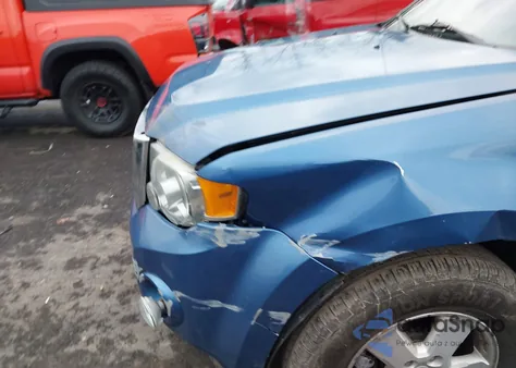 2009 Ford Escape Xlt z USA, uszkodzony, nr VIN 1FMCU93G29KC66910